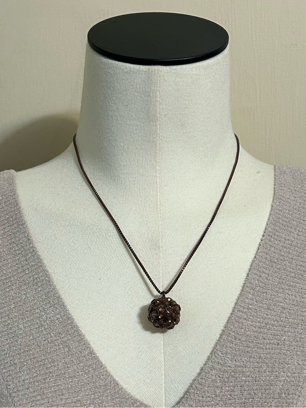 FOSSIL RHINESTONE BALL PENDANT NECKLACE